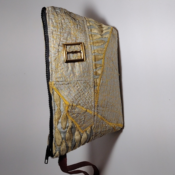 Clutch - Picture 1 of 2